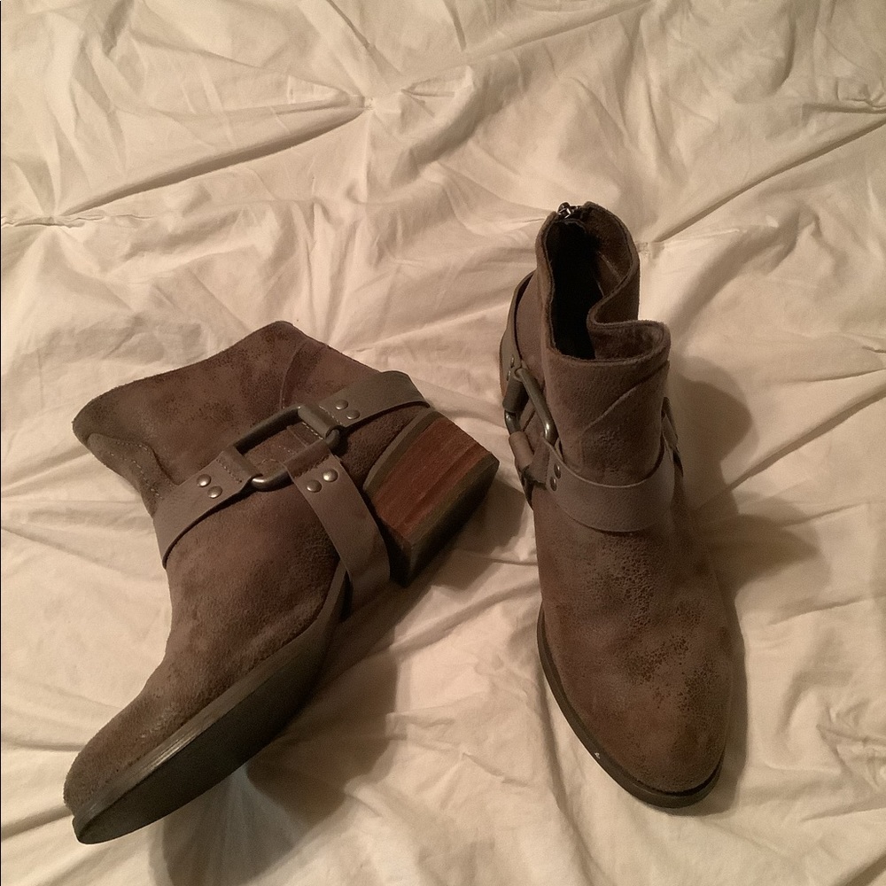Ankle boots